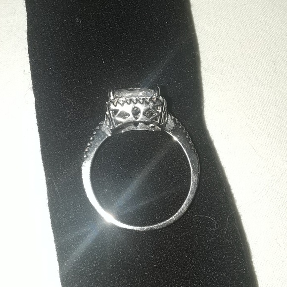 Ring - Picture 3 of 3